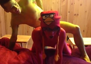 Angry Birds fans fucking around in a sex tape vid